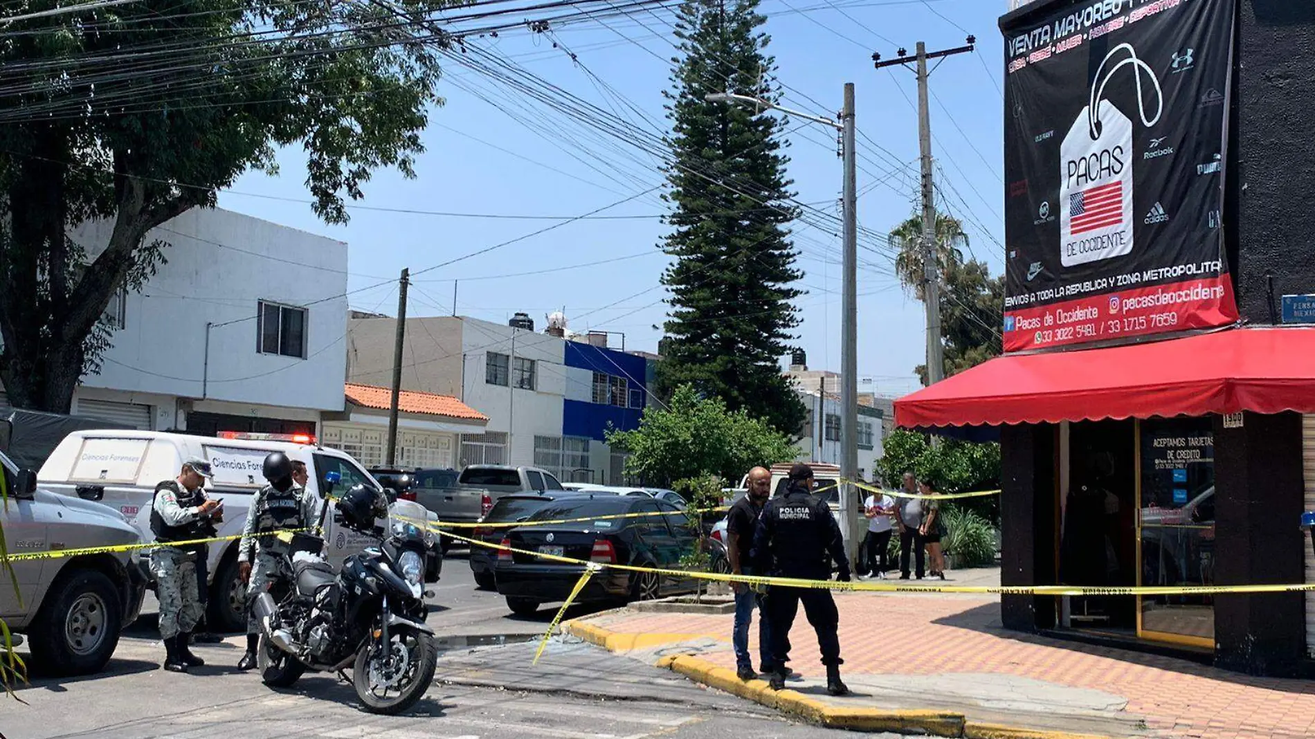 asesinan a 3 personas